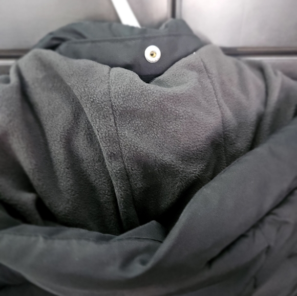 Gap age 6 to 7 Puffer - Picture 6 of 8